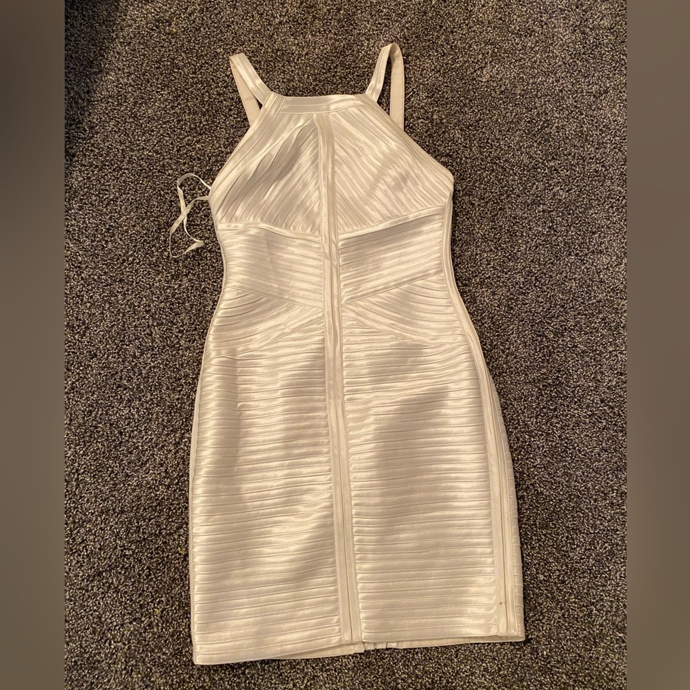 Gorgeous white🤍ribbon BCBG Maxazria ribbon dress. Size 2